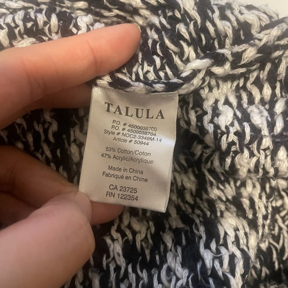 Aritzia Talula Avenue A Sweater Size Small Winter Warm Cozy - Picture 6 of 8